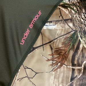 Under armor fuzzy lined camo shirt